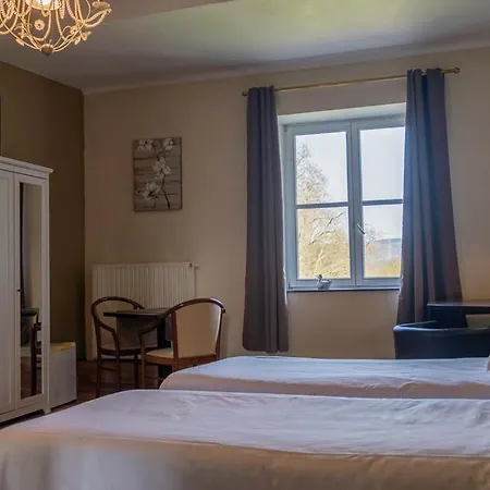 Hotel Domaine Du Chateau De La Neuville