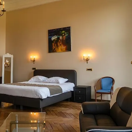 Otel Domaine Du Chateau De La Neuville 3*