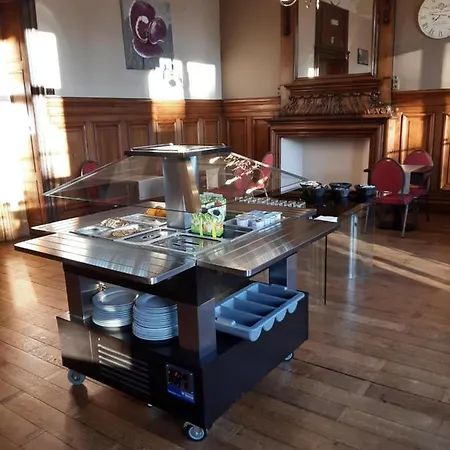 Domaine Du Chateau De La Neuville Hotel