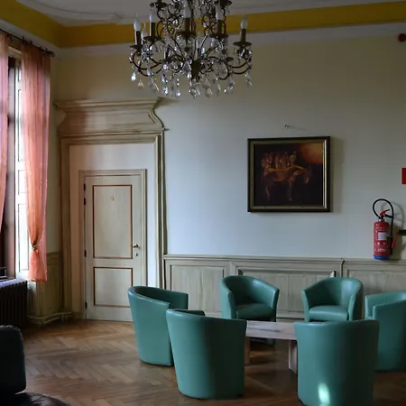 호텔 Domaine Du Chateau De La Neuville