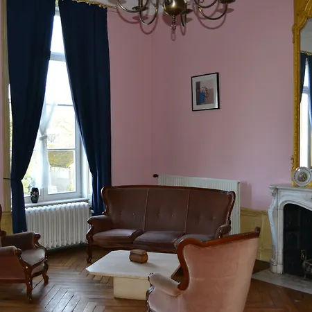 Otel Domaine Du Chateau De La Neuville Tihange