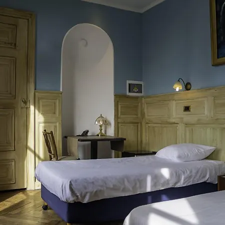 Hotel Domaine Du Chateau De La Neuville