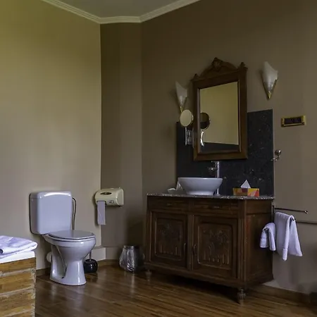 Otel Domaine Du Chateau De La Neuville 3*