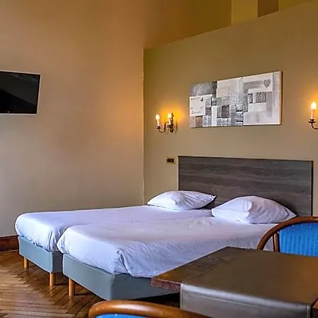 Domaine Du Chateau De La Neuville Hotel