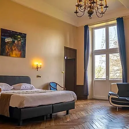 Hotel Domaine Du Chateau De La Neuville 3*