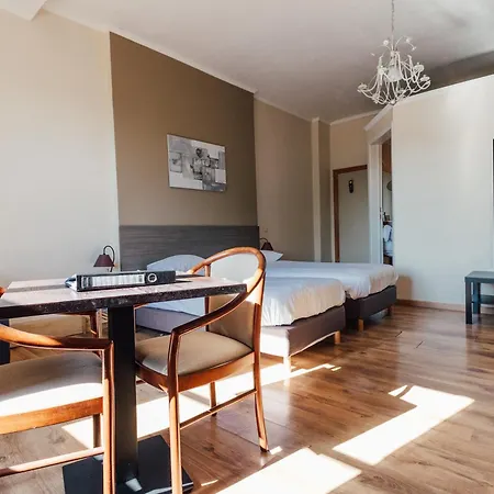 Domaine Du Chateau De La Neuville Hotel Tihange